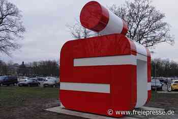 Sparkasse Zwickau installiert zwei Cubes an zentraler Stelle - Freie Presse