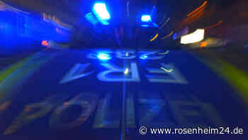 Streit eskaliert: Raufbolde gehen mit Fäusten aufeinander los