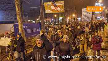 Demo in Augsburg: Kilometerlanger Protest gegen mögliche Impfpflicht