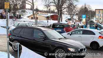 Schneewochenende in Dobel: Wenn um 13 Uhr  die Parkampel Rot zeigt