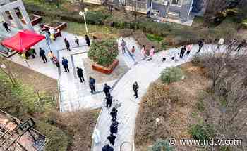 Chinese Cities Battle Omicron And Delta With Large Outbreaks - NDTV