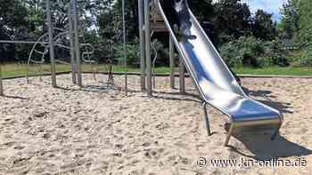 Impfgegner-Aufkleber mit Rasierklinge auf Leipziger Spielplatz entdeckt