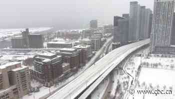 Toronto's Gardiner Expressway and Don Valley Parkway reopen after heavy snow forces temporary closure