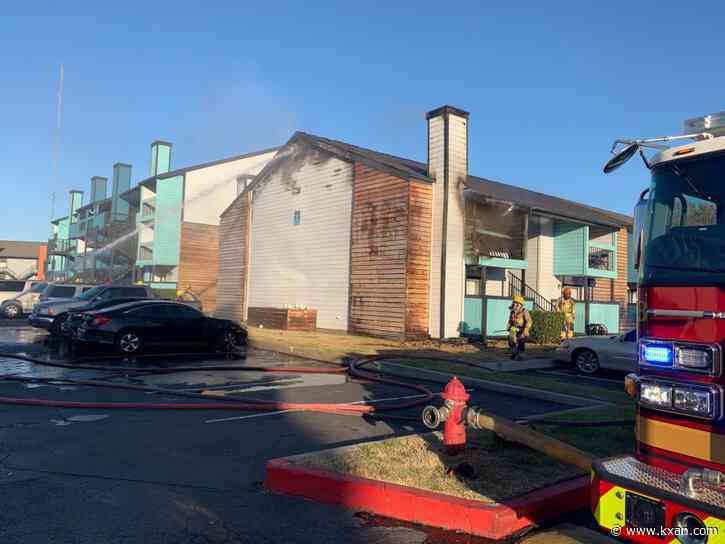 Firefighters knock down 2nd-alarm fire at north Austin apartment
