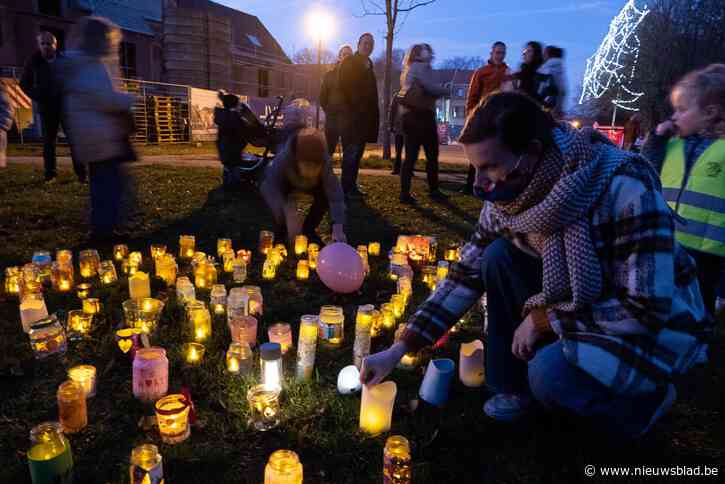 Symbolische lichtjesactie om sluiting  wijkschooltje Hertebos te voorkomen: “Licht aan of definitief uit? We willen het nu weten”