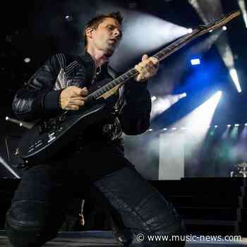 Matt Bellamy 'embarrasses' his kids dad dancing at Twenty One Pilots gig