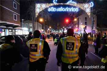 Querdenker klagen über „Polizeistaat“ und marschieren durch Buxtehude - TAGEBLATT: Nachrichten aus Stade, Buxtehude und der Region - Stader Tageblatt - Tageblatt-online