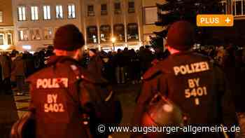 2000 oder 4000: Wie viele Menschen nahmen an Corona-"Spaziergängen" teil?