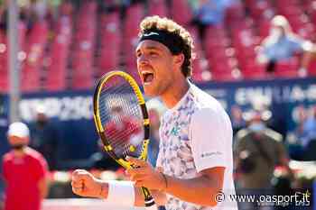 VIDEO Marco Cecchinato spacca la racchetta agli Australian Open: doppio fallo letale - OA Sport