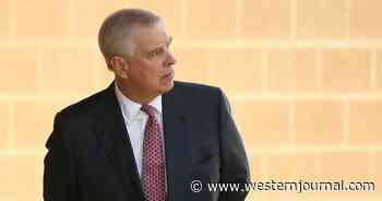 Journalist Pulls Out Phone, Calls Number Listed as Prince Andrew's Phone in Epstein's 'Little Black Book'