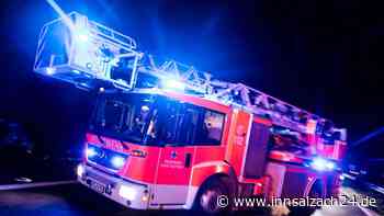 Großeinsatz der Feuerwehren bei Rechtmehring: Offenbar eine Person verletzt