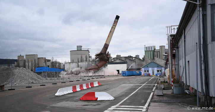 Leimen/Heidelberg:  Schornstein war in neun Sekunden Schutt (Video/Fotogalerie)