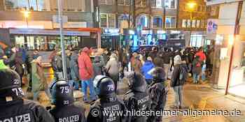 Corona-Skeptiker und Gegenproteste: 900 Menschen demonstrieren im Kreis Hildesheim - www.hildesheimer-allgemeine.de