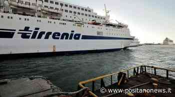 Traghetto proveniente da Palermo fermo nel porto di Napoli con 20 componenti dell'equipaggio positivi al Covid - Positanonews - Positanonews