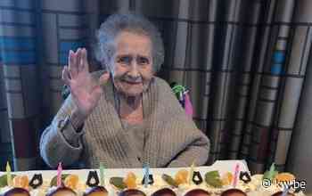 Yvonne Dauw viert 102de verjaardag in wzc Blijvelde in Kortemark - KW.be - KW.be