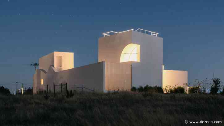 Atelier Data converts Portuguese mill into bright white holiday home