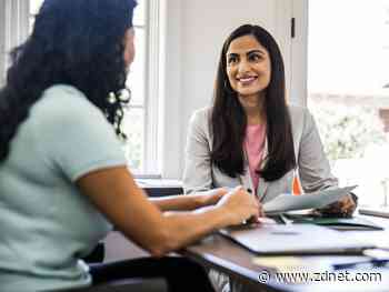 What does a financial advisor do?