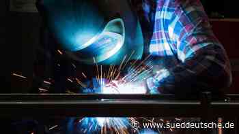 Ausländischer Pass, weniger Lohn - Süddeutsche Zeitung - SZ.de