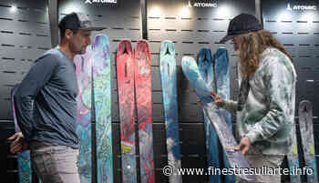 Quando lo sci è un'opera d'arte: l'artista e freerider Chris Benchetler firma i nuovi sci Atomic - Finestre sull'Arte