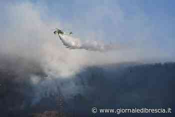 Incendio in Maddalena, tutti all'opera per spegnere le fiamme - Giornale di Brescia