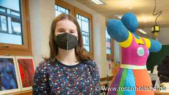 Ein bayerisches Dirndl für die französische Nana