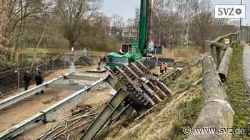 Arbeiten an Plümperwiesenbrücke: Es läuft wie geschmiert auf der Brückenbaustelle in Parchim | svz.de - svz – Schweriner Volkszeitung