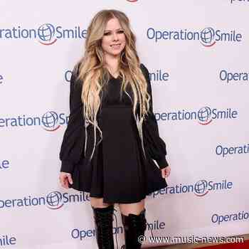 Avril Lavigne praises Mark Hoppus and describes collaboration as an 'honour'