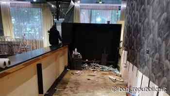 Bari, l'hotel Palace è chiuso ed è guerra anche sugli arredi: tutti portati via. La proprietà cerca gestore che salvi i posti di lavoro - La Repubblica