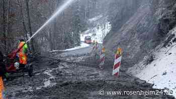 Nach Hangrutsch: Straße von Nußdorf Richtung Samerberg wieder frei