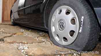 Fulda: Reifen von mehreren Autos zerstochen - Polizei sucht unbekannte Täter - Fuldaer Zeitung