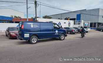 Vehículo del penal de Ahome choca con automóvil en Los Mochis - Debate