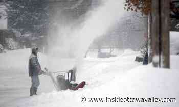 Smiths Falls continuing snow removal operations, new weather conditions could impact efforts - Ottawa Valley News