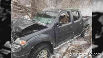 Chili woman looking for man who pulled her from crashed truck