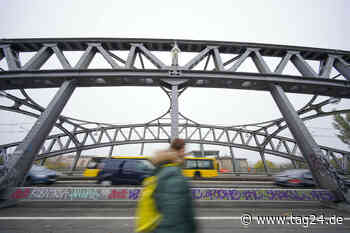Berlin: Brutalo-Trio schlägt auf Mann mit Steinen, Glasflaschen und Nothammer ein - TAG24