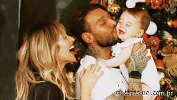 Lucas Lucco e Lorena Carvalho comemoram Natal com Luca e web se derrete: ''Tão lindos'' - CARAS Brasil