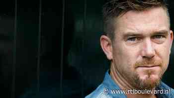 Johnny de Mol emotioneel tijdens optreden hit MEAU - RTL Boulevard