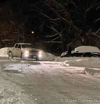 Act of kindness: Renfrew man helps local nurses by clearing snow from vehicles during storm - CityNews Ottawa