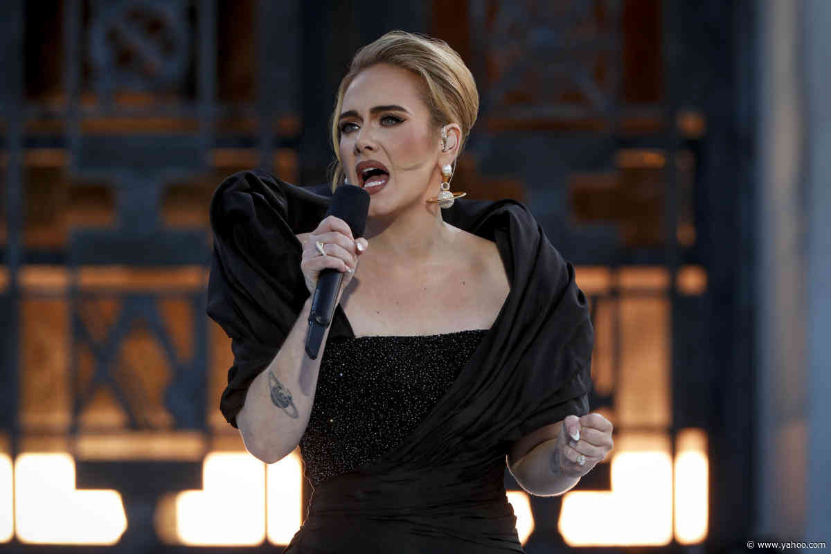 Adele tearfully postpones Las Vegas residency 1 day before kickoff due to COVID-related issues - Yahoo! Voices
