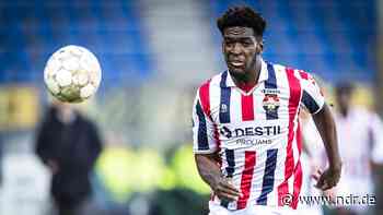 Holstein Kiel verpflichtet Stürmer Wriedt - NDR.de