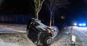 Wattendorf: Auto überschlägt sich auf glatter Straße und landet im Graben