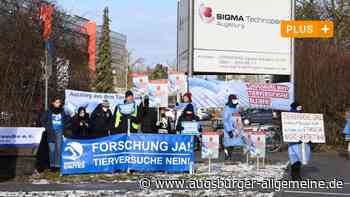 Aktivisten protestieren gegen Tierversuche in Augsburg