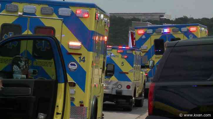 2 rescued after being trapped in car near Lago Vista