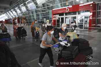 CISF asks aviation authorities to implement ‘one hand bag’ rule meticulously - The Tribune India