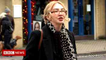 Covid 'sham' woman fined for filming in Gloucester hospital - BBC News