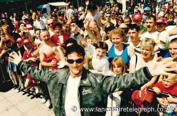 Hundreds gather to see local hero Carl Fogarty in Blackburn