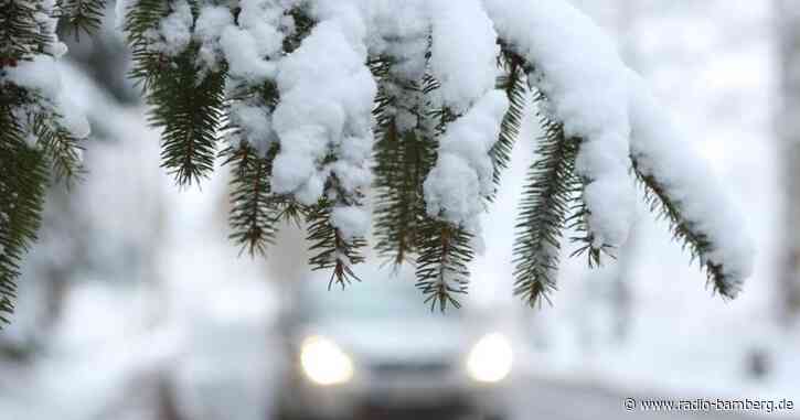Zahlreiche Unfälle: Schnee und Glätte in Bayern