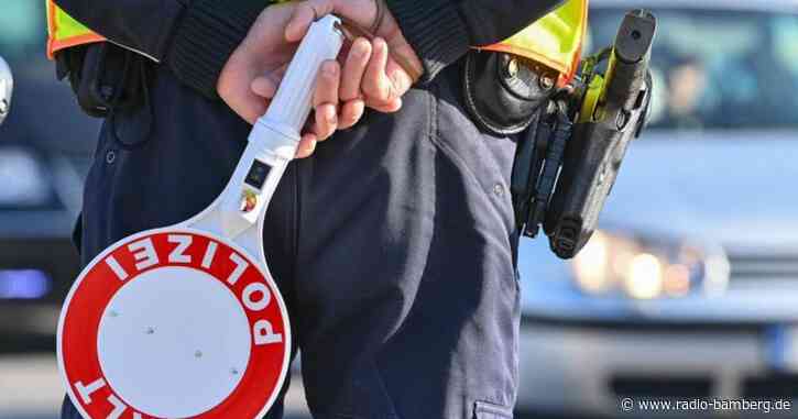 Kontrolle: Motorrad-Fahrer flüchtet und verletzt Polizisten