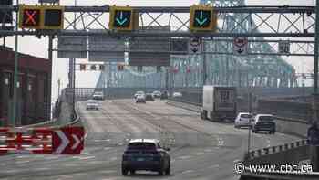 Head-on collision on Jacques-Cartier bridge forces lane closures