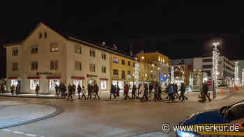 Corona-Protest: Mehr Teilnehmer bei „Spaziergängen“ in Geretsried, Wolfratshausen und Eurasburg - Merkur Online