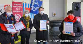 Aachener Appell: Unterschriftenliste gegen Atomwaffen überreicht